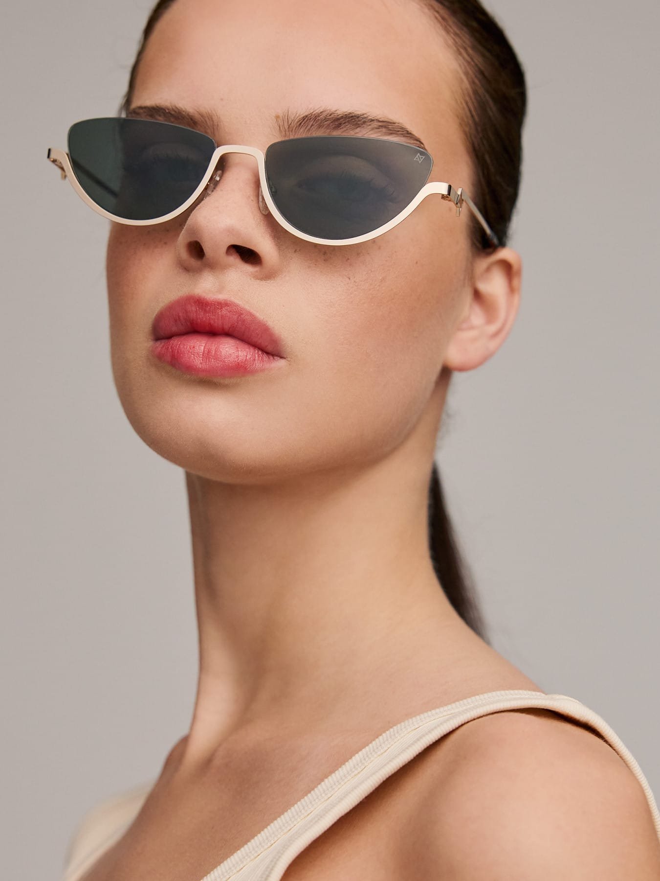 Av Sunglasses ZUMA Gold UV400 Protection